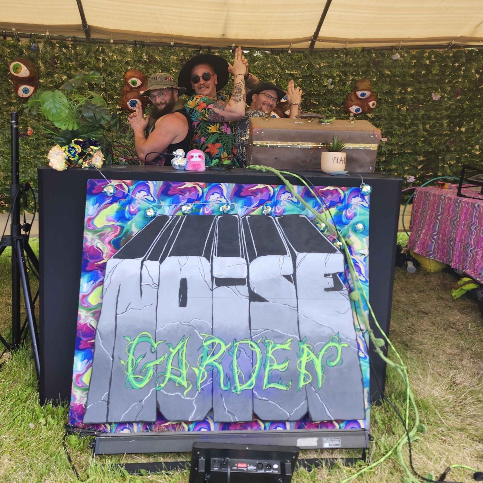 Noise Garden soundstage